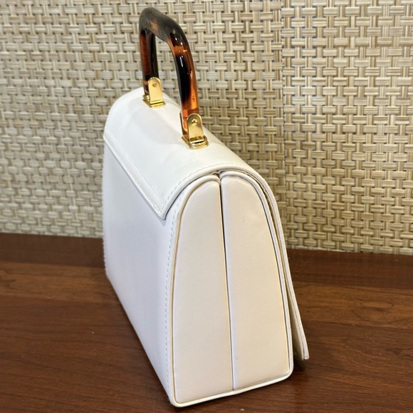 🌟HP🌟VTG 1970s-80s White Vinyl Structured Bag with Acrylic Tortoise Handle Chain - Picture 5 of 16